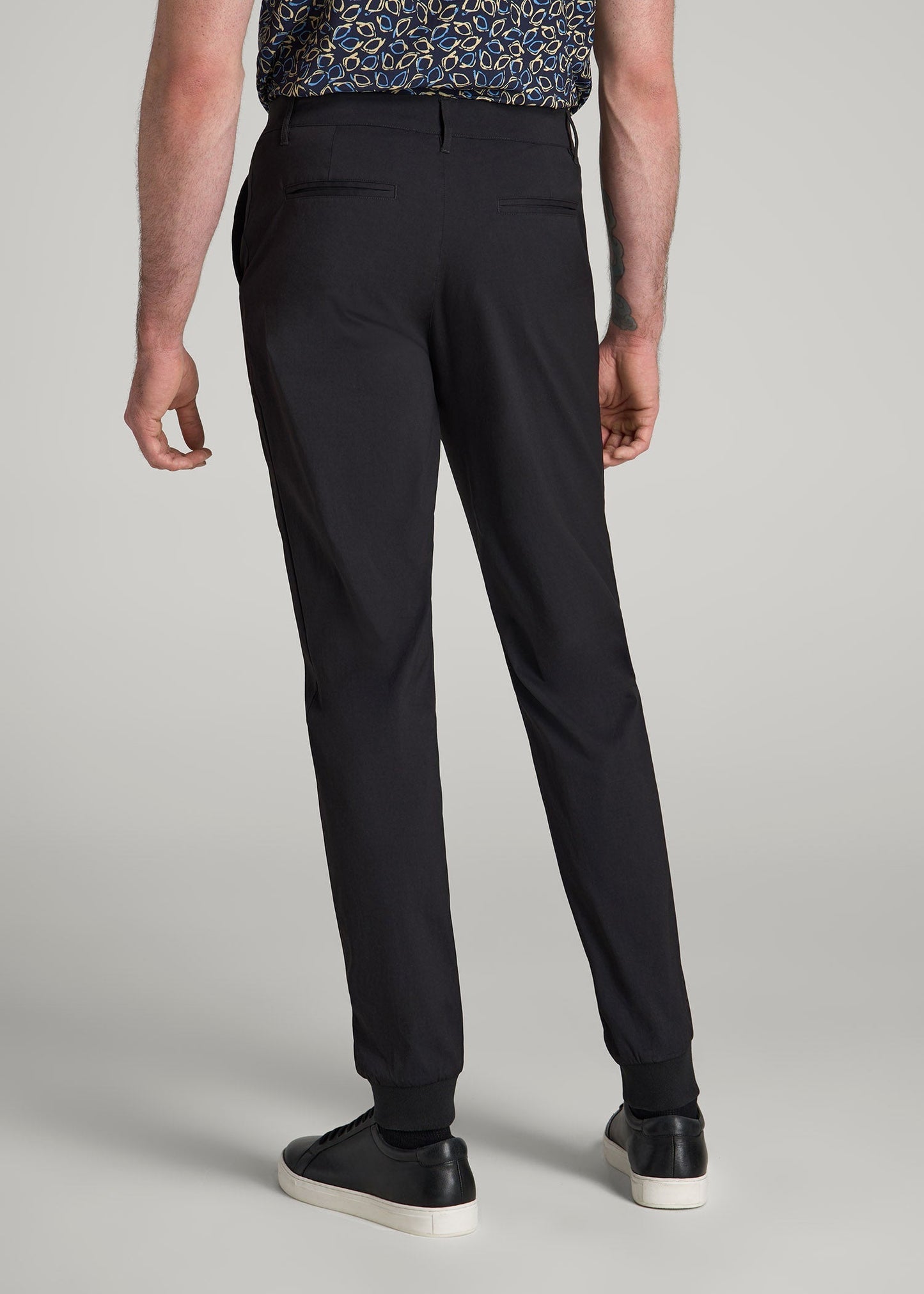 American Tall Men Traveler Joggers for Tall Men in Black