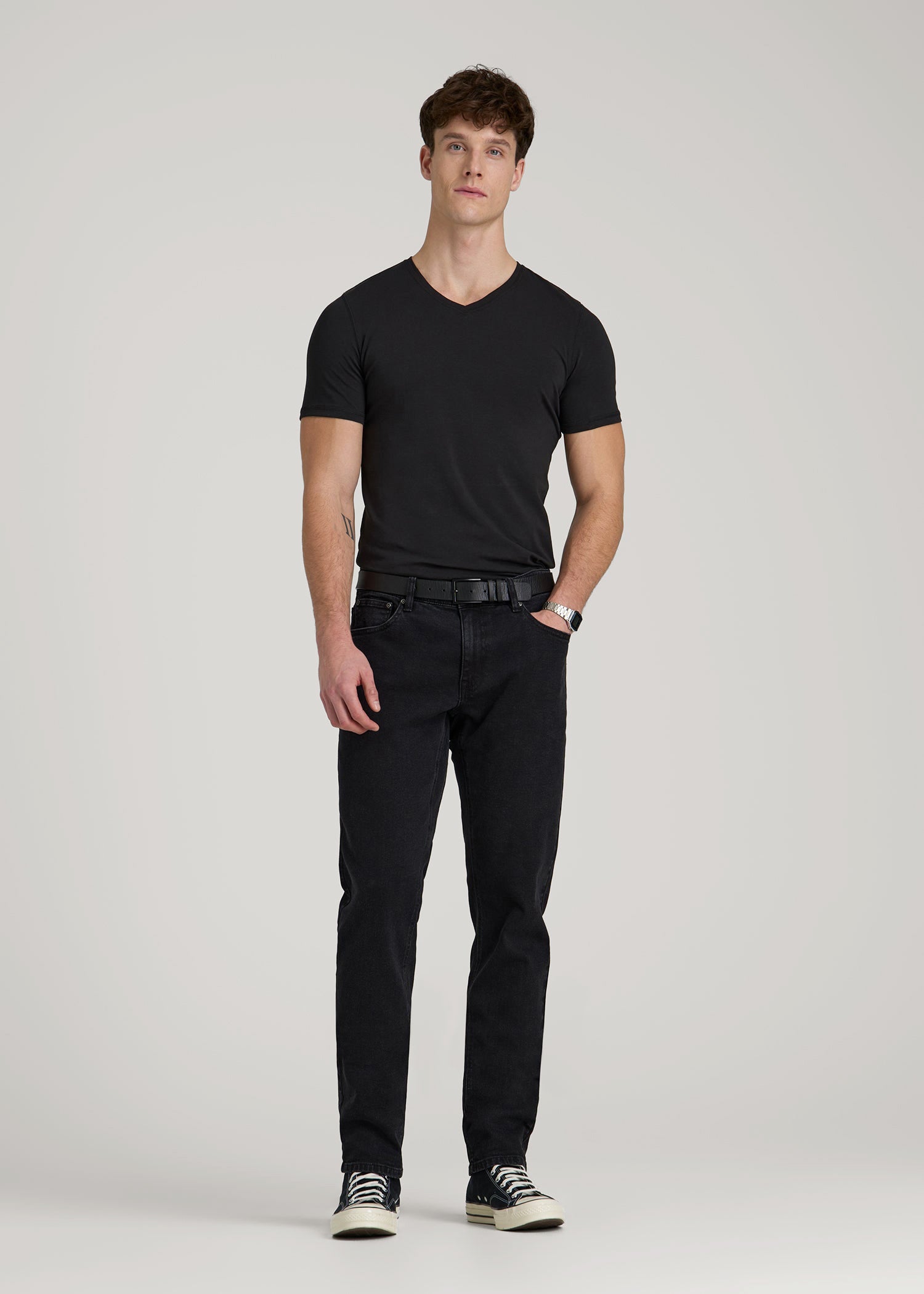 American Tall Men The Essential Slim Fit V-Neck Tee for Tall Men in Black
