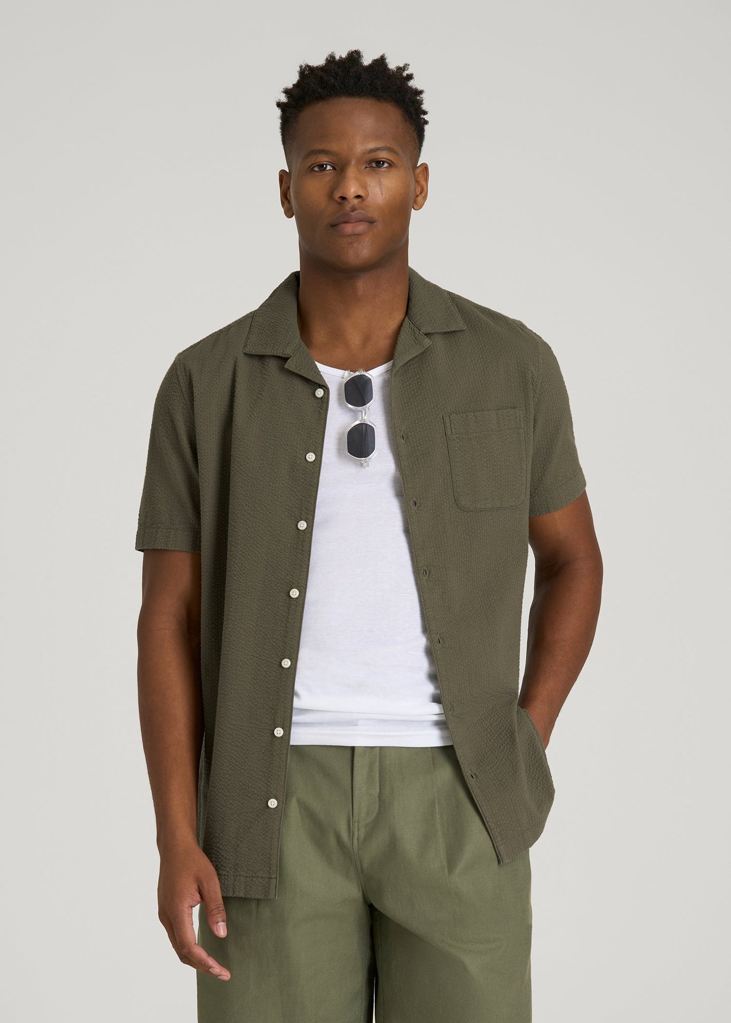 American Tall Men Seersucker Camp Collar Short Sleeve Shirt for Tall Men in Olive