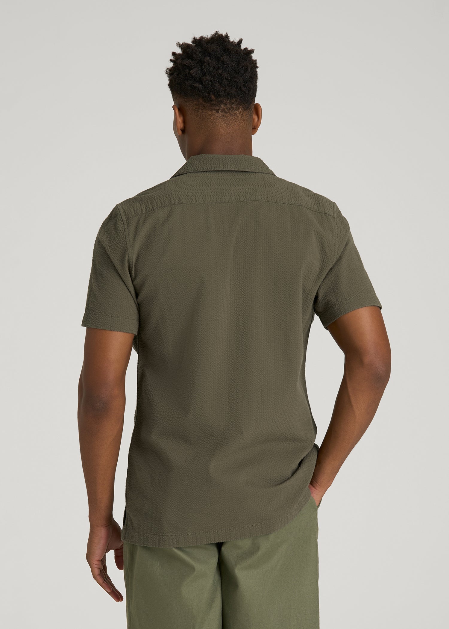 American Tall Men Seersucker Camp Collar Short Sleeve Shirt for Tall Men in Olive