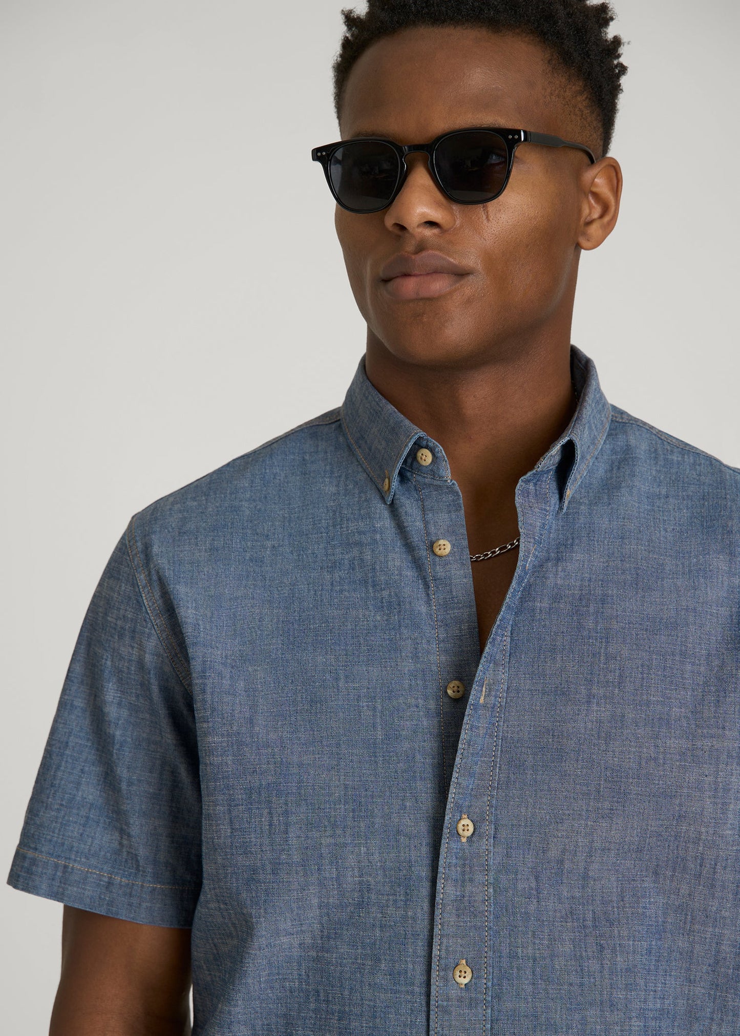 American Tall Men Short Sleeve Chambray Shirt for Tall Men in Mid Blue Chambray