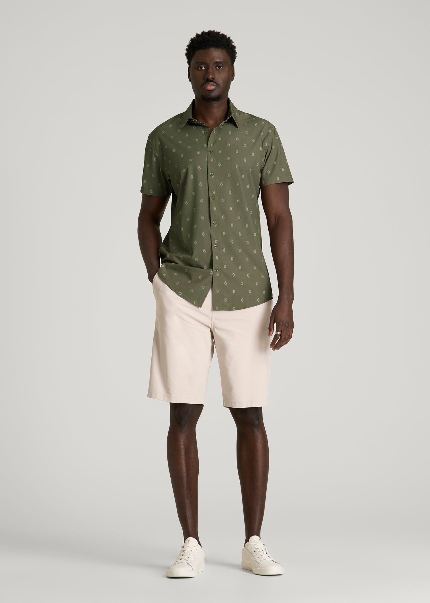 American Tall Men Short Sleeve Traveler Stretch Button Shirt for Tall Men in Olive Mini Paisley