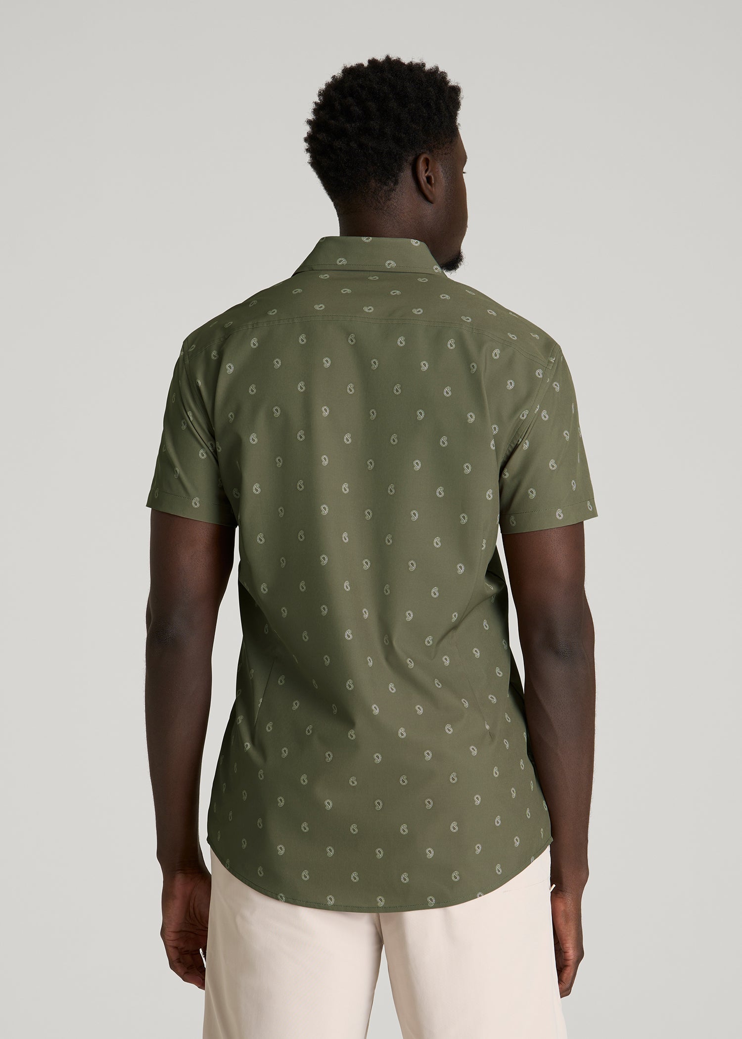 American Tall Men Short Sleeve Traveler Stretch Button Shirt for Tall Men in Olive Mini Paisley