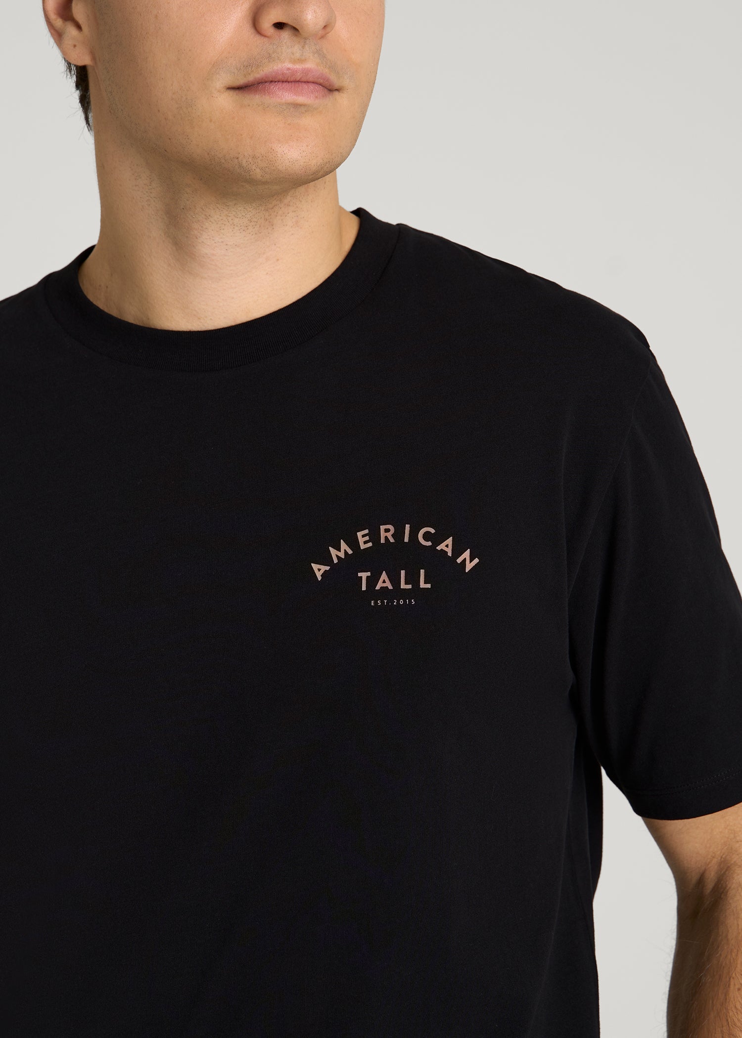 American Tall Men Giraffe Graphic Tee for Tall Men in Black