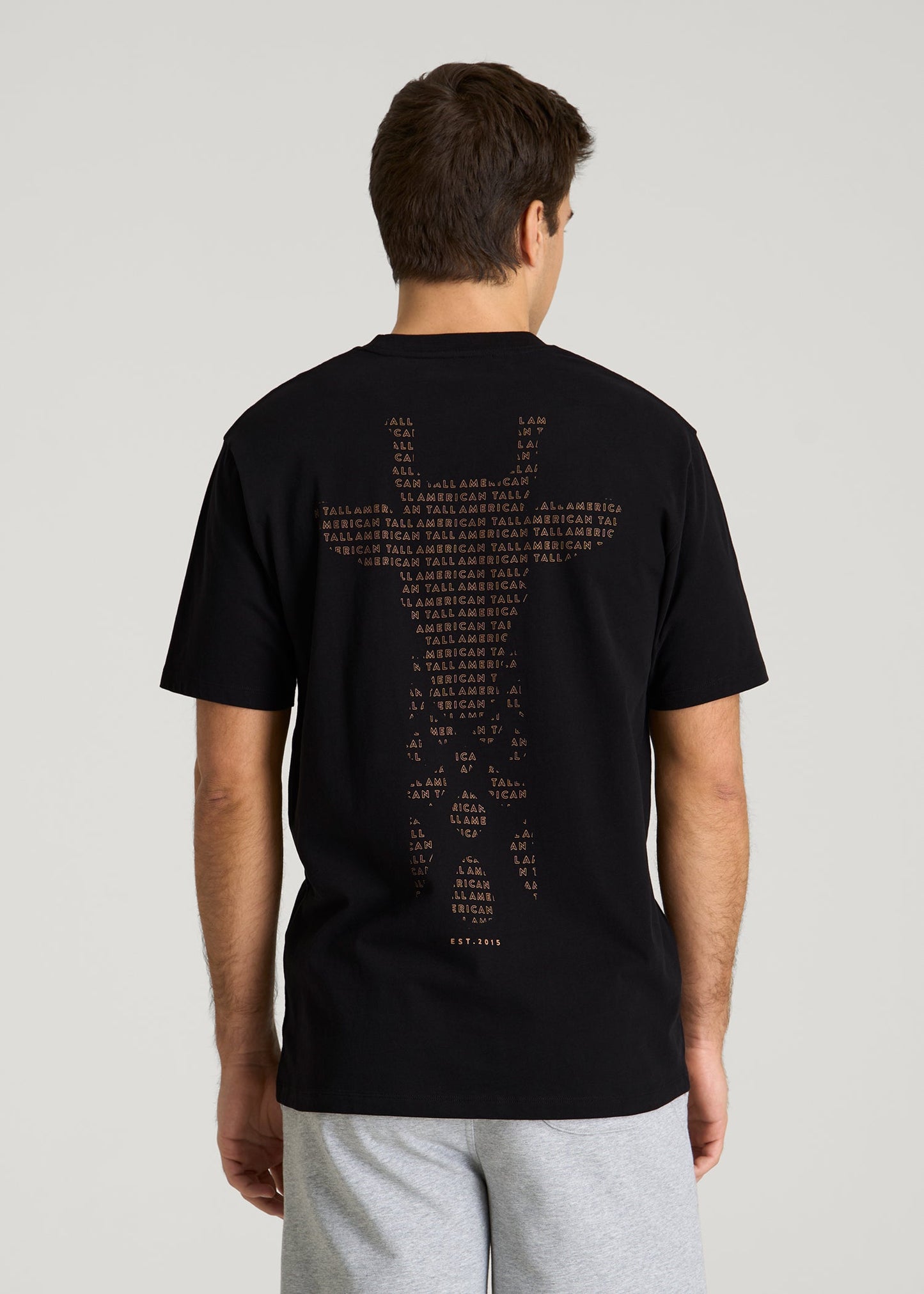 American Tall Men Giraffe Graphic Tee for Tall Men in Black