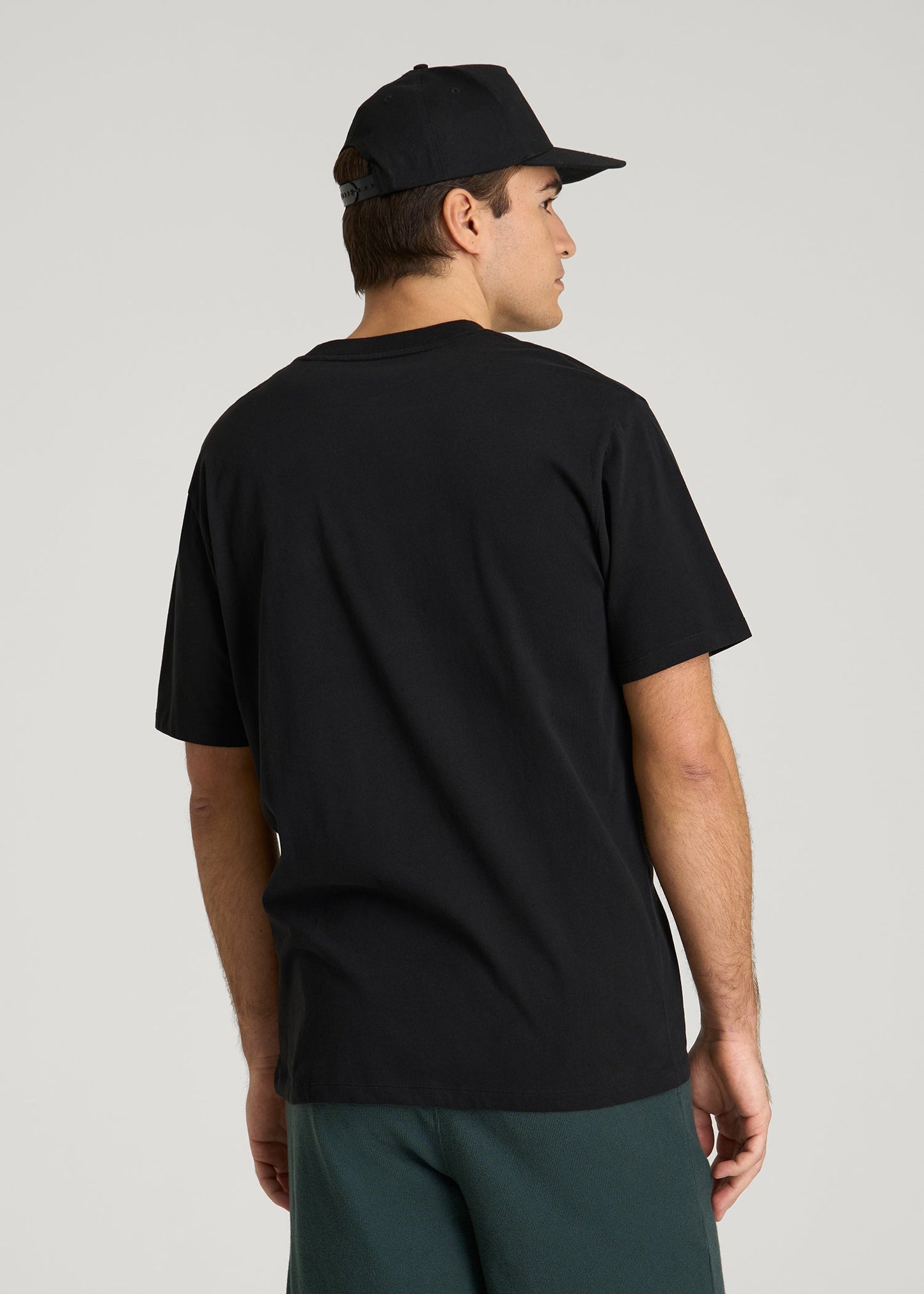 American Tall Men Crest Graphic Tee for Tall Men in Black