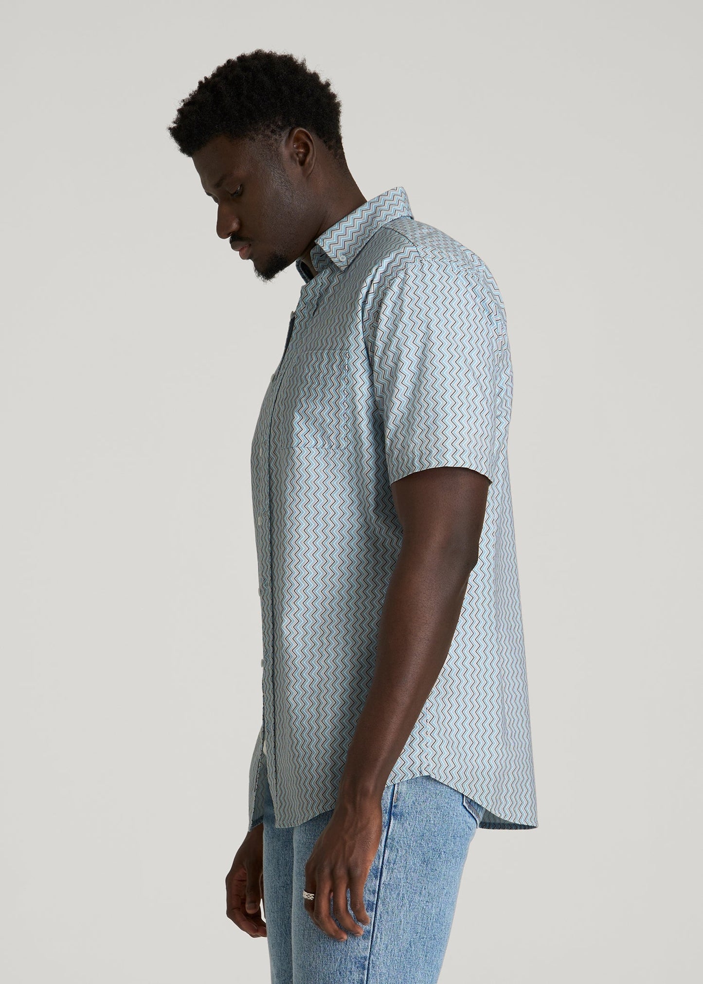 American Tall Men Short Sleeve Shirt for Tall Men in Ice Blue Abstract Stripe