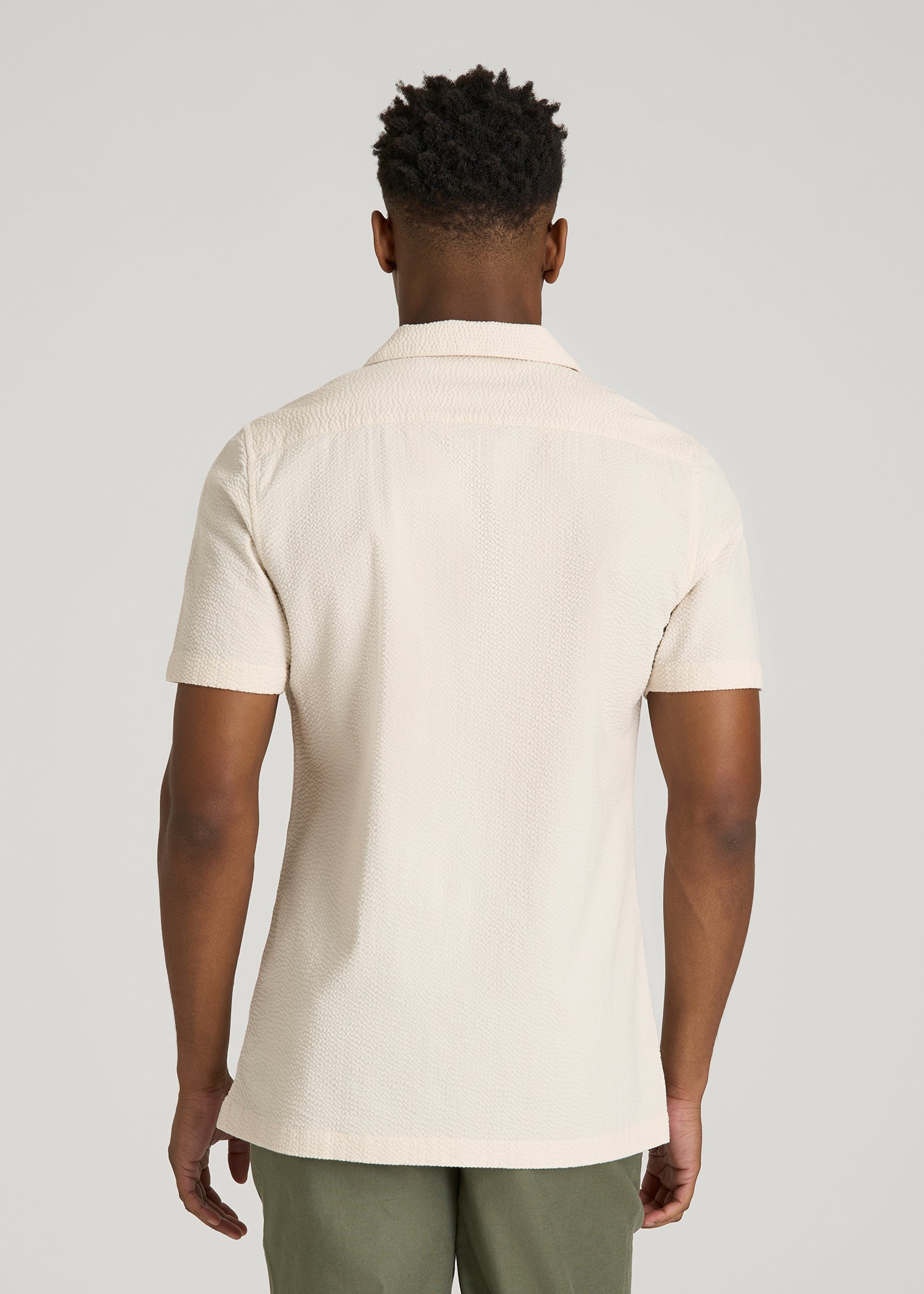 American Tall Men Seersucker Camp Collar Short Sleeve Shirt for Tall Men in White Sand
