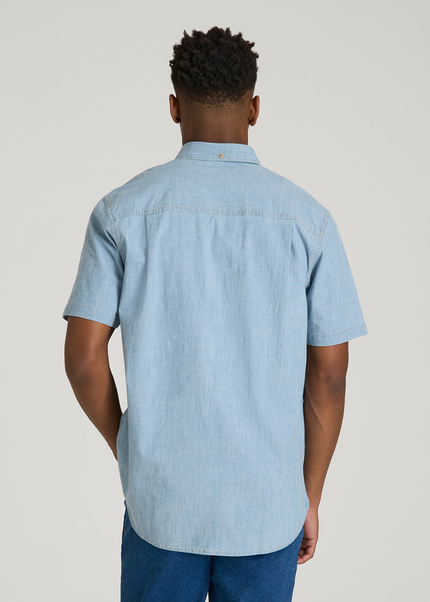 American Tall Men Short Sleeve Chambray Shirt for Tall Men in Light Blue Chambray