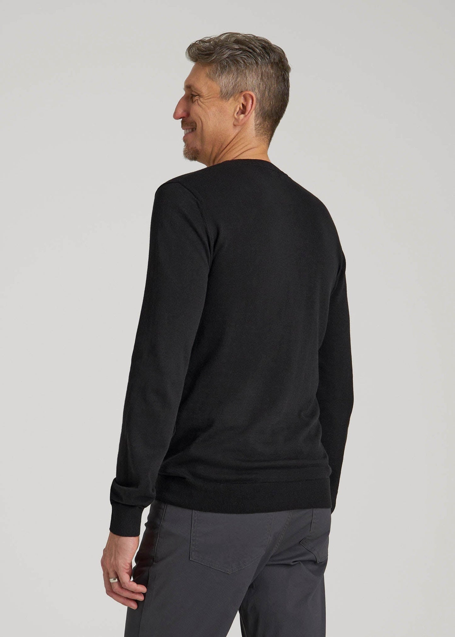 American Tall Men Everyday V-Neck Sweater for Tall Men in Black