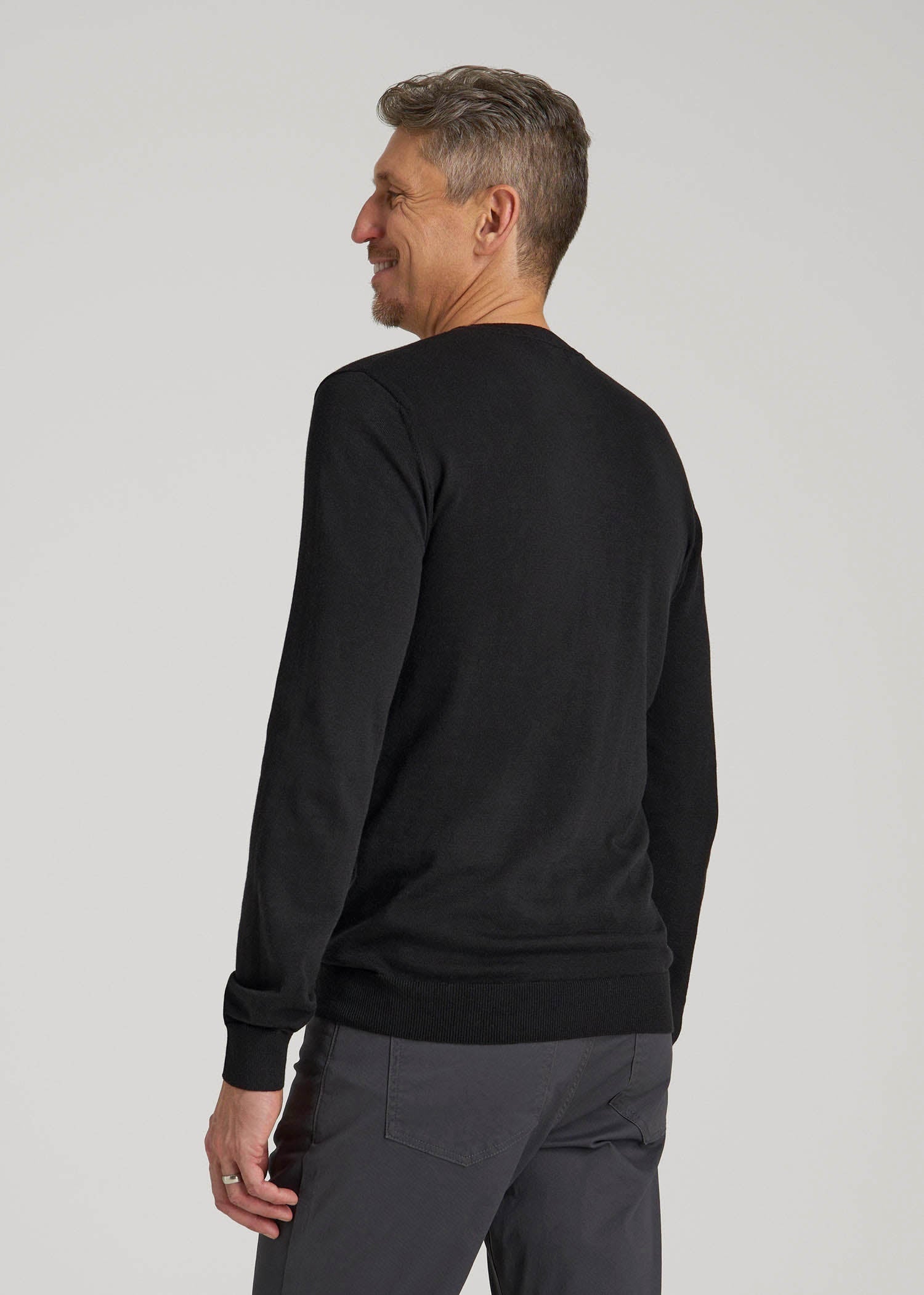 American Tall Men Everyday V-Neck Sweater for Tall Men in Black