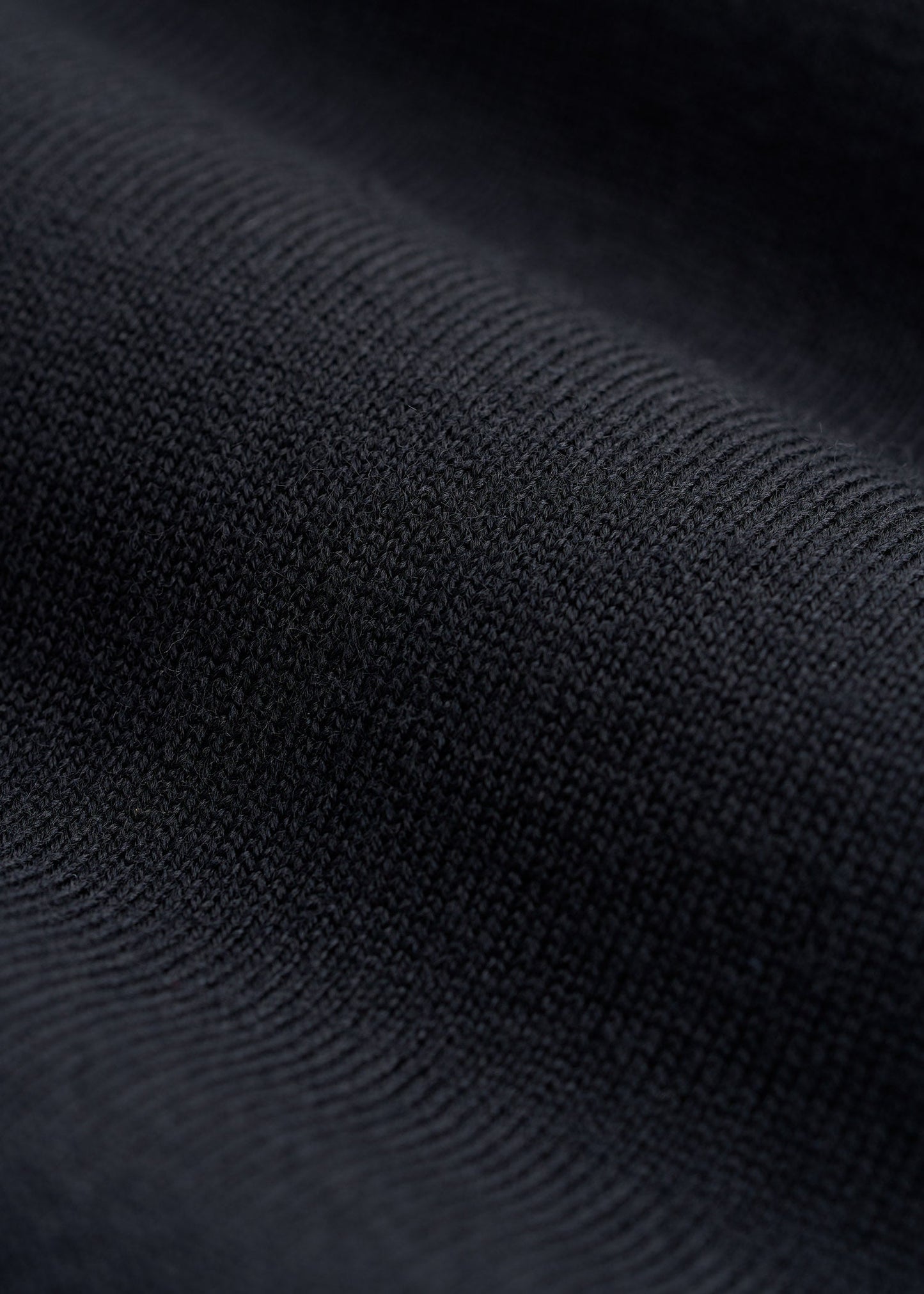 American Tall Men Merino Wool Crewneck Tip Sweater for Tall Men in Black