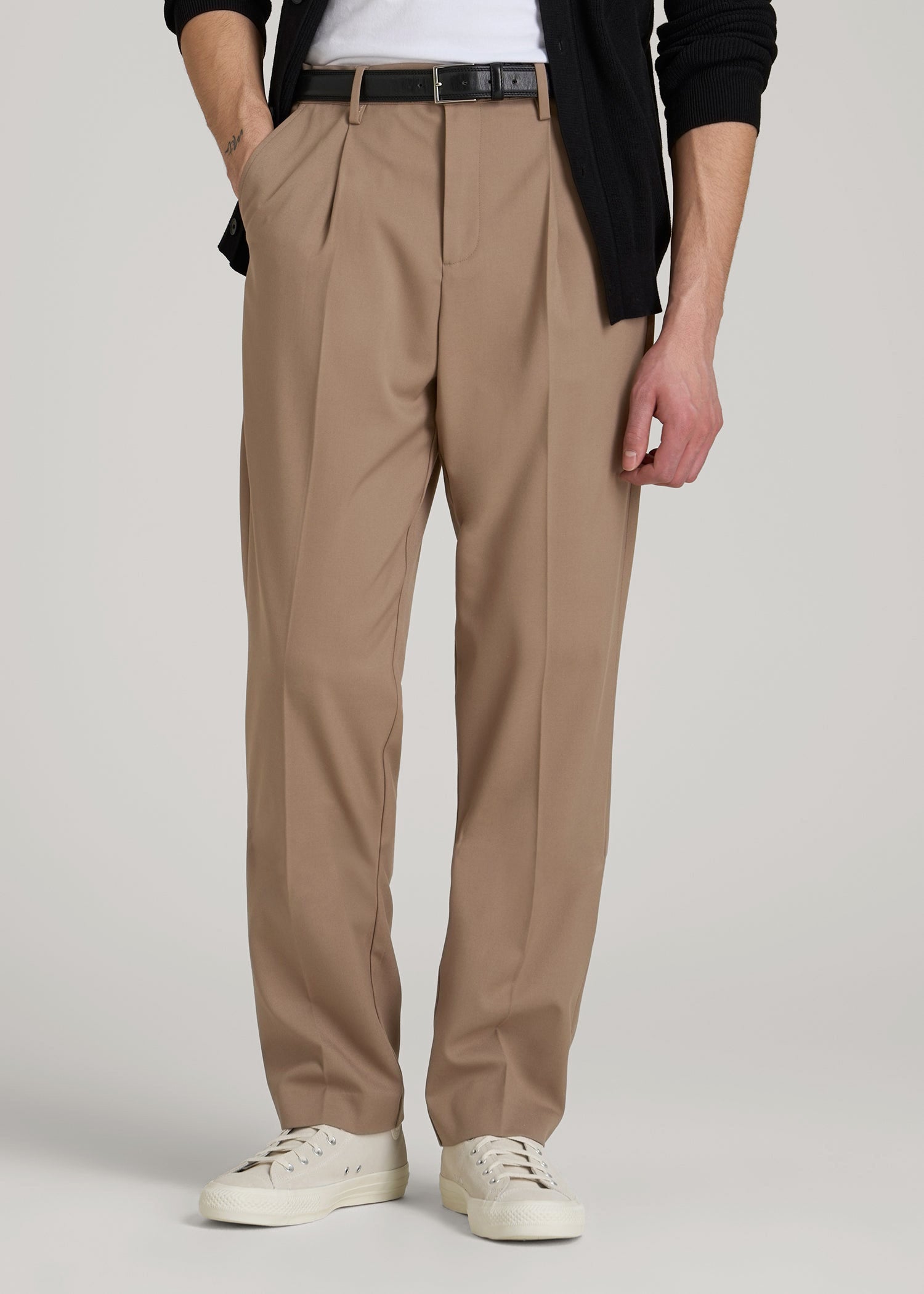 American Tall Men Relaxed Pleated Trousers for Tall Men in Dark Sand