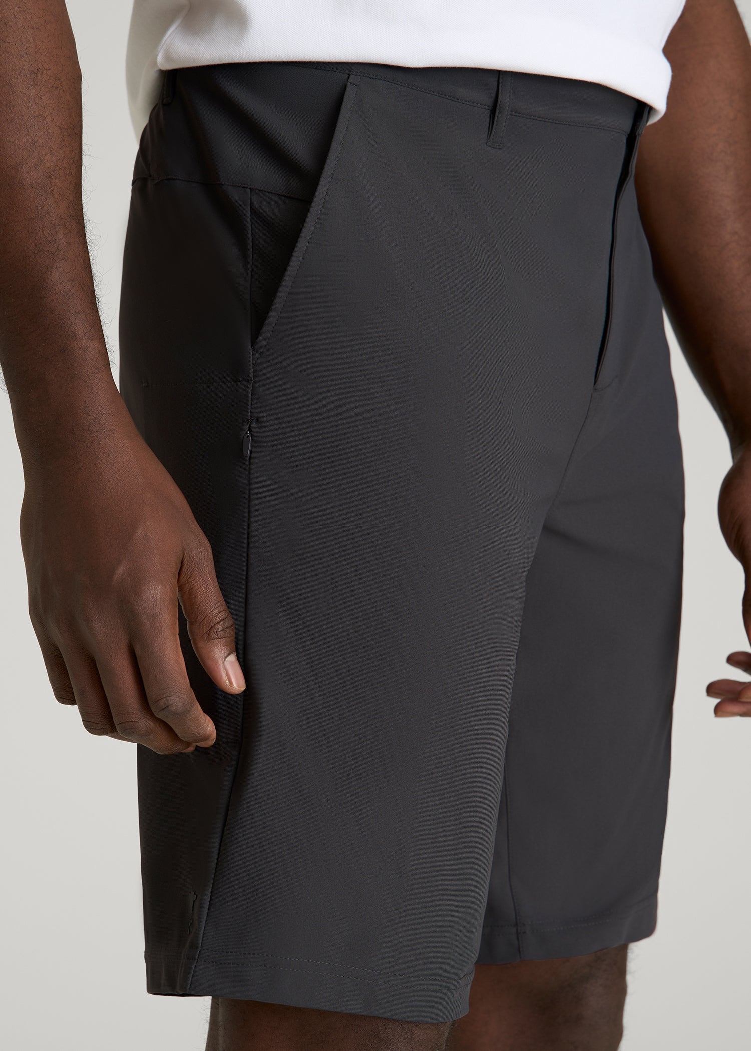 American Tall Men Traveler Chino Short 2.0 for Tall Men in Iron Grey
