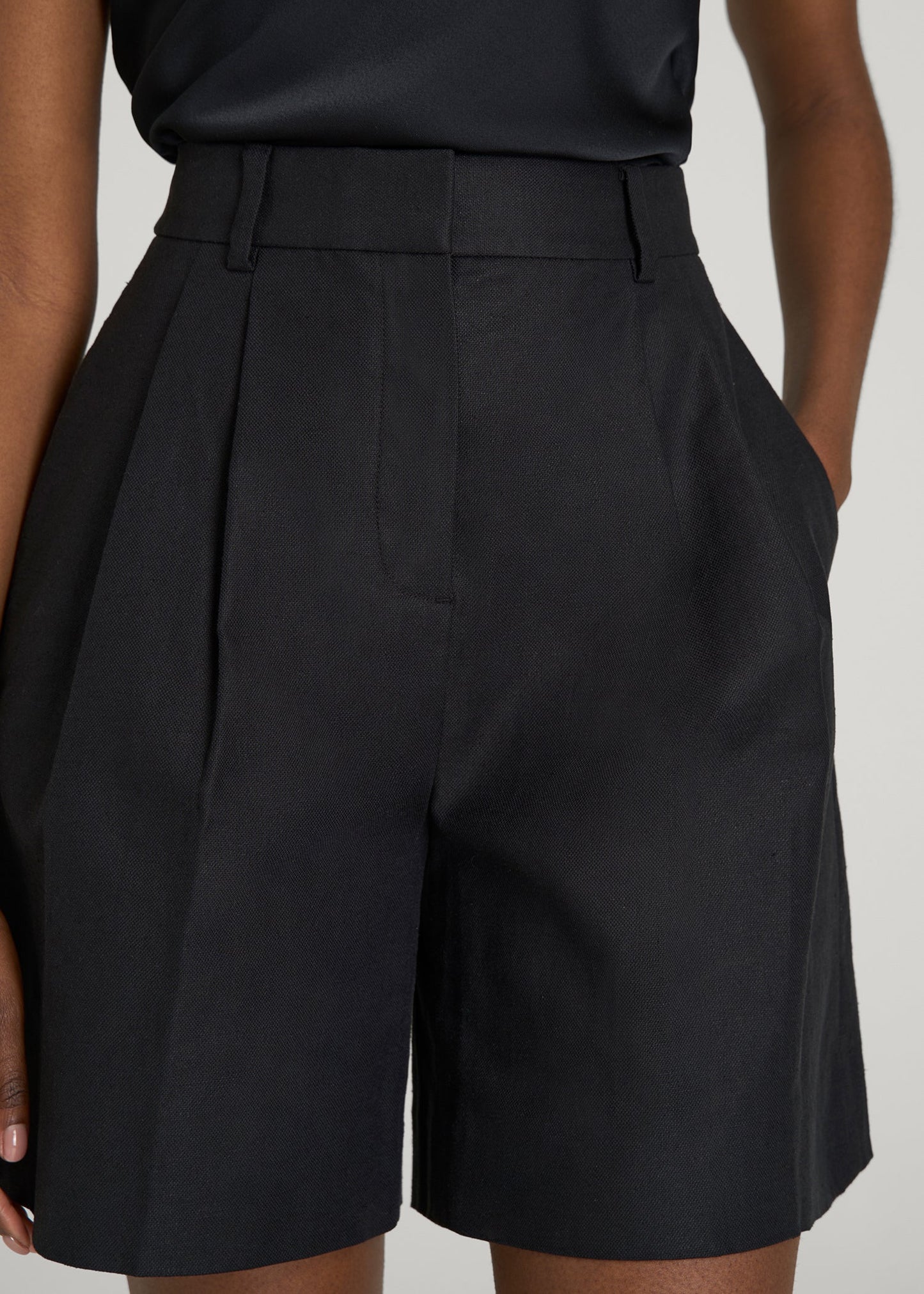 American Tall Women Stretch Cotton Linen Blend Pleated Shorts for Tall Women in Black