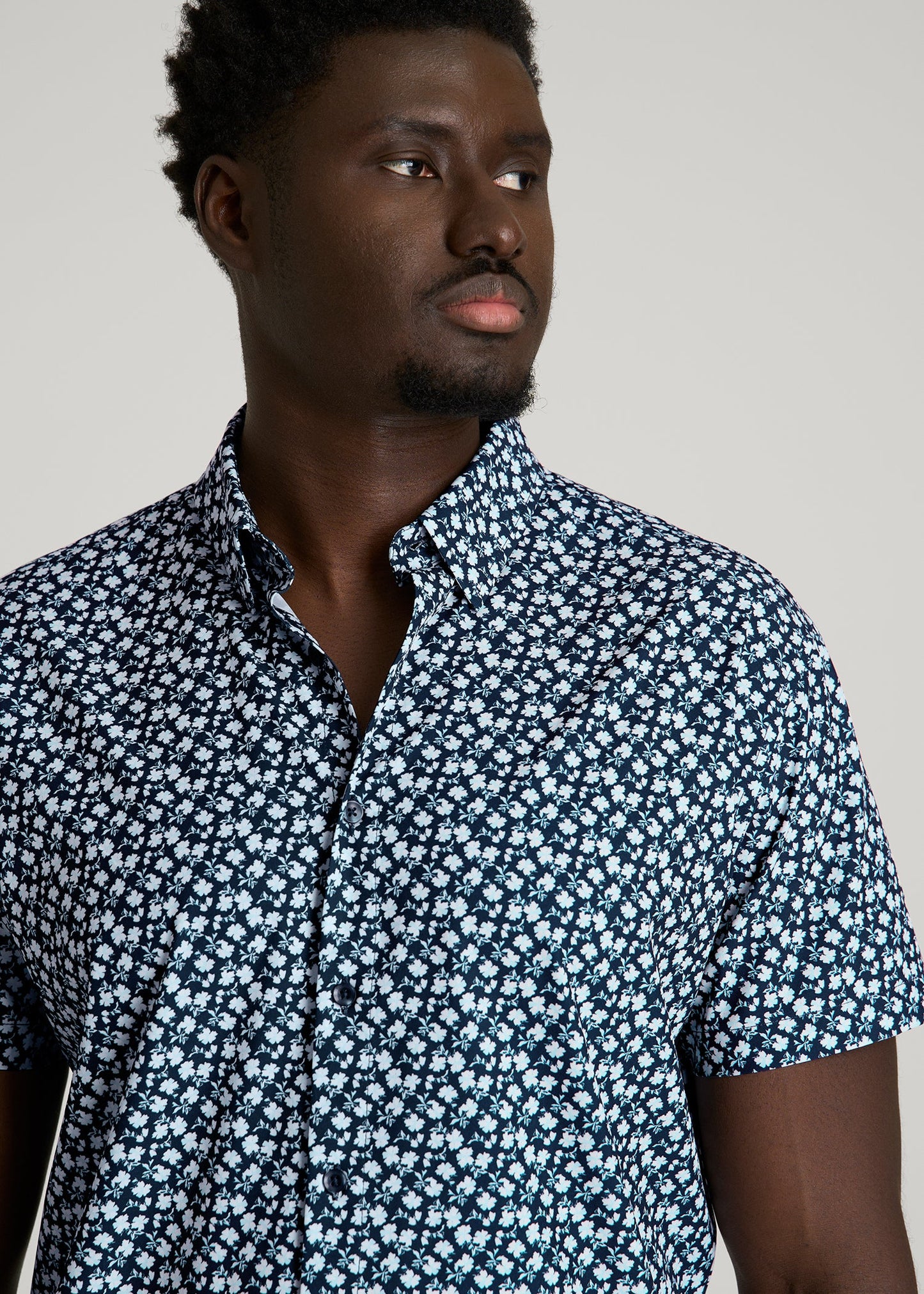 American Tall Men Short Sleeve Traveler Stretch Button Shirt for Tall Men in Ice Blue Mini Floral