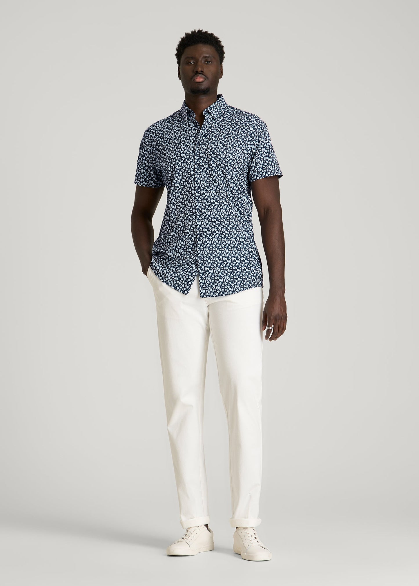 American Tall Men Short Sleeve Traveler Stretch Button Shirt for Tall Men in Ice Blue Mini Floral