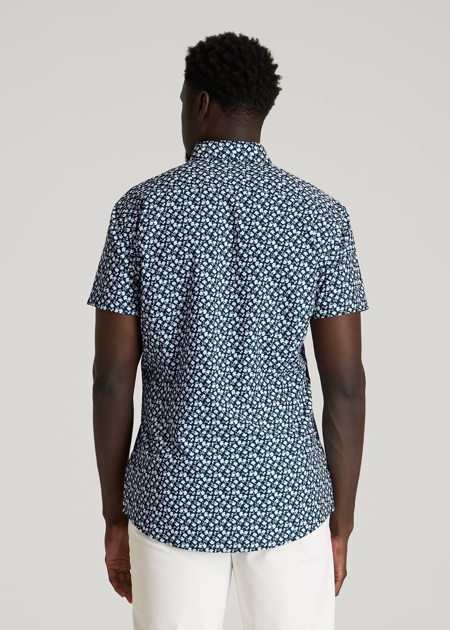American Tall Men Short Sleeve Traveler Stretch Button Shirt for Tall Men in Ice Blue Mini Floral