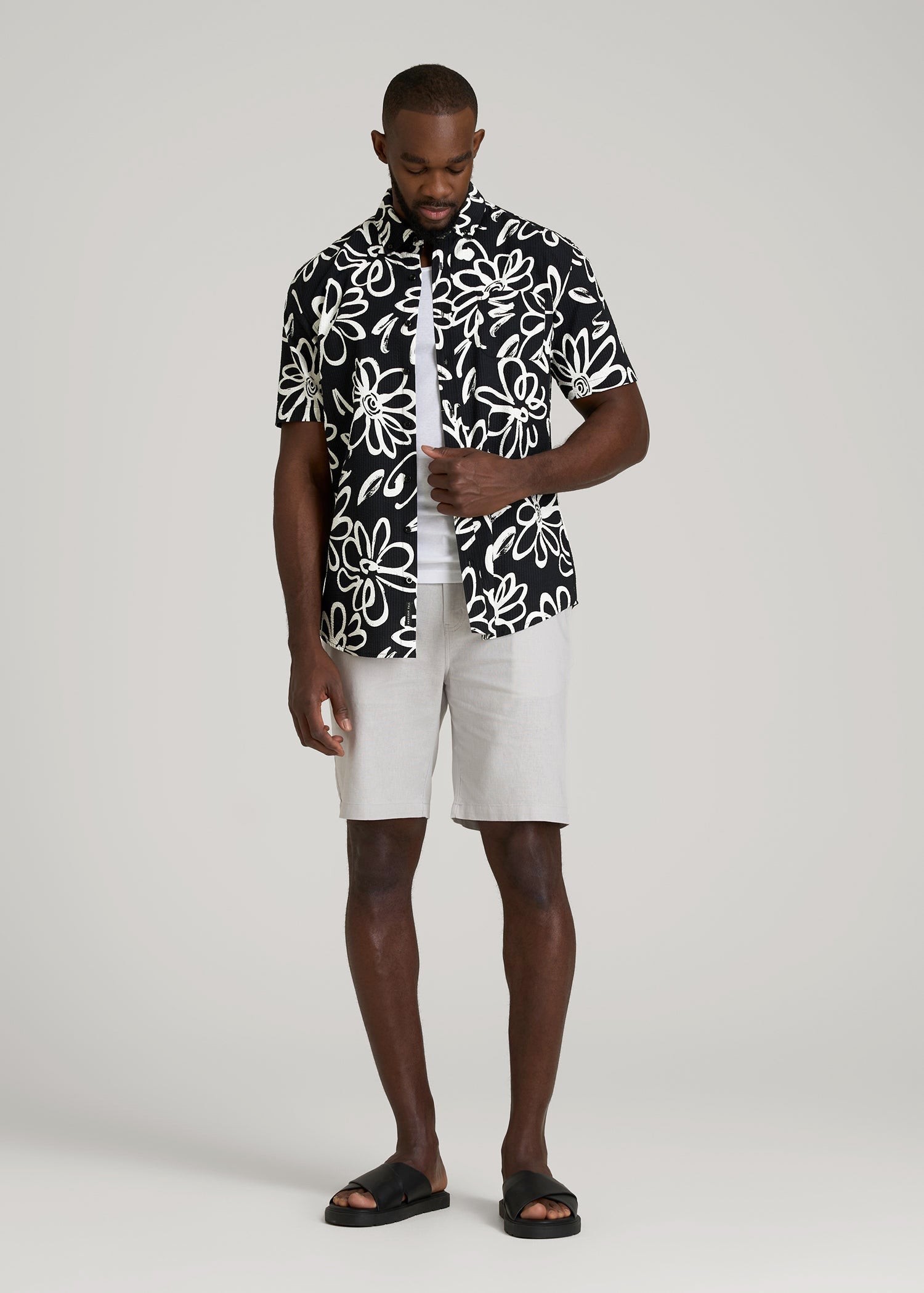 American Tall Men Seersucker Short Sleeve Shirt for Tall Men in Black and White Floral
