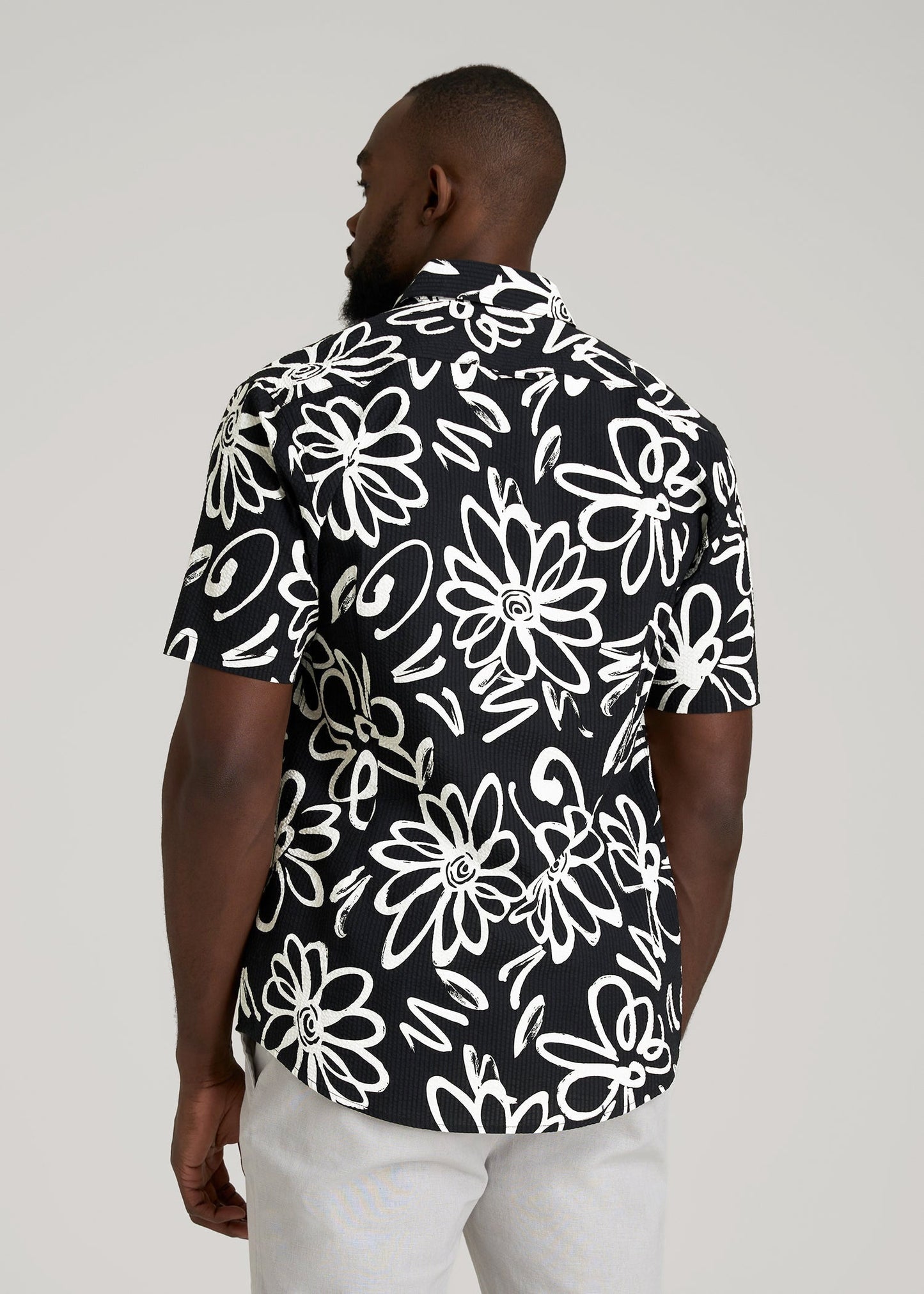 American Tall Men Seersucker Short Sleeve Shirt for Tall Men in Black and White Floral