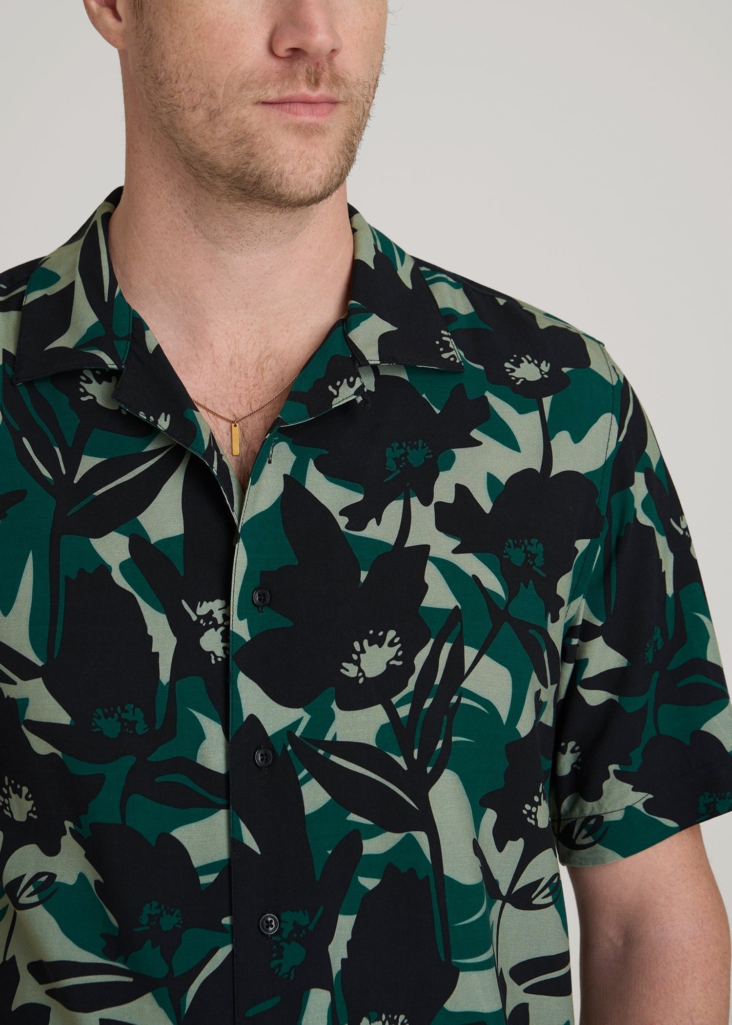 American Tall Men Short Sleeve Resort Shirt for Tall Men in Green and Black Floral