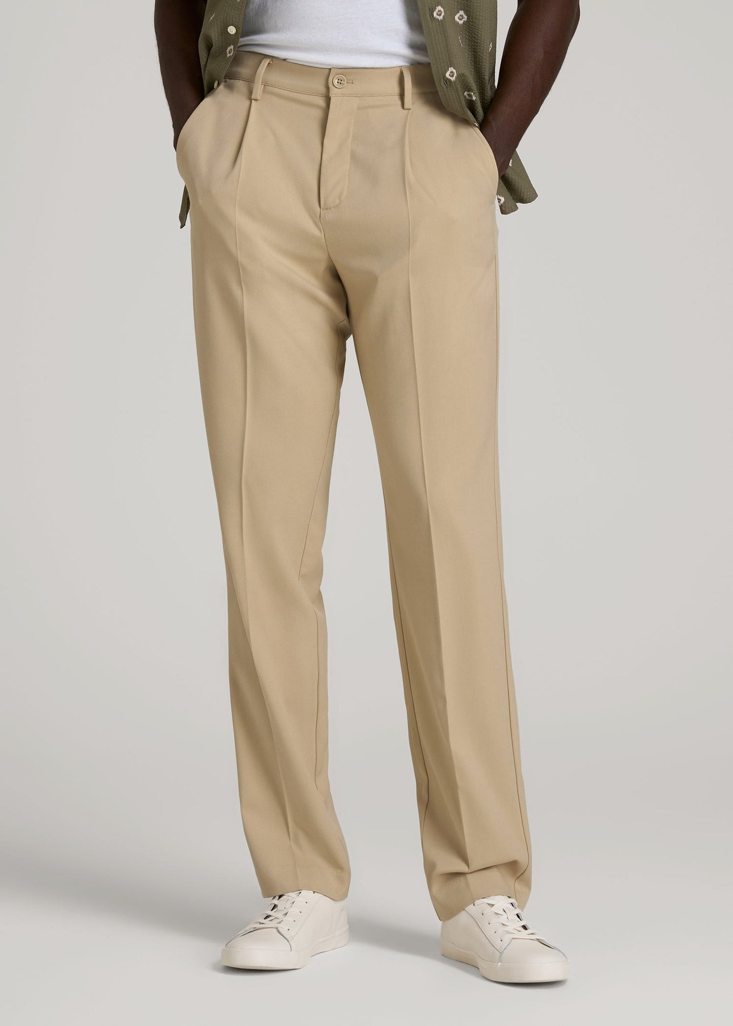 American Tall Men Relaxed Pleated Trousers for Tall Men in Light Khaki
