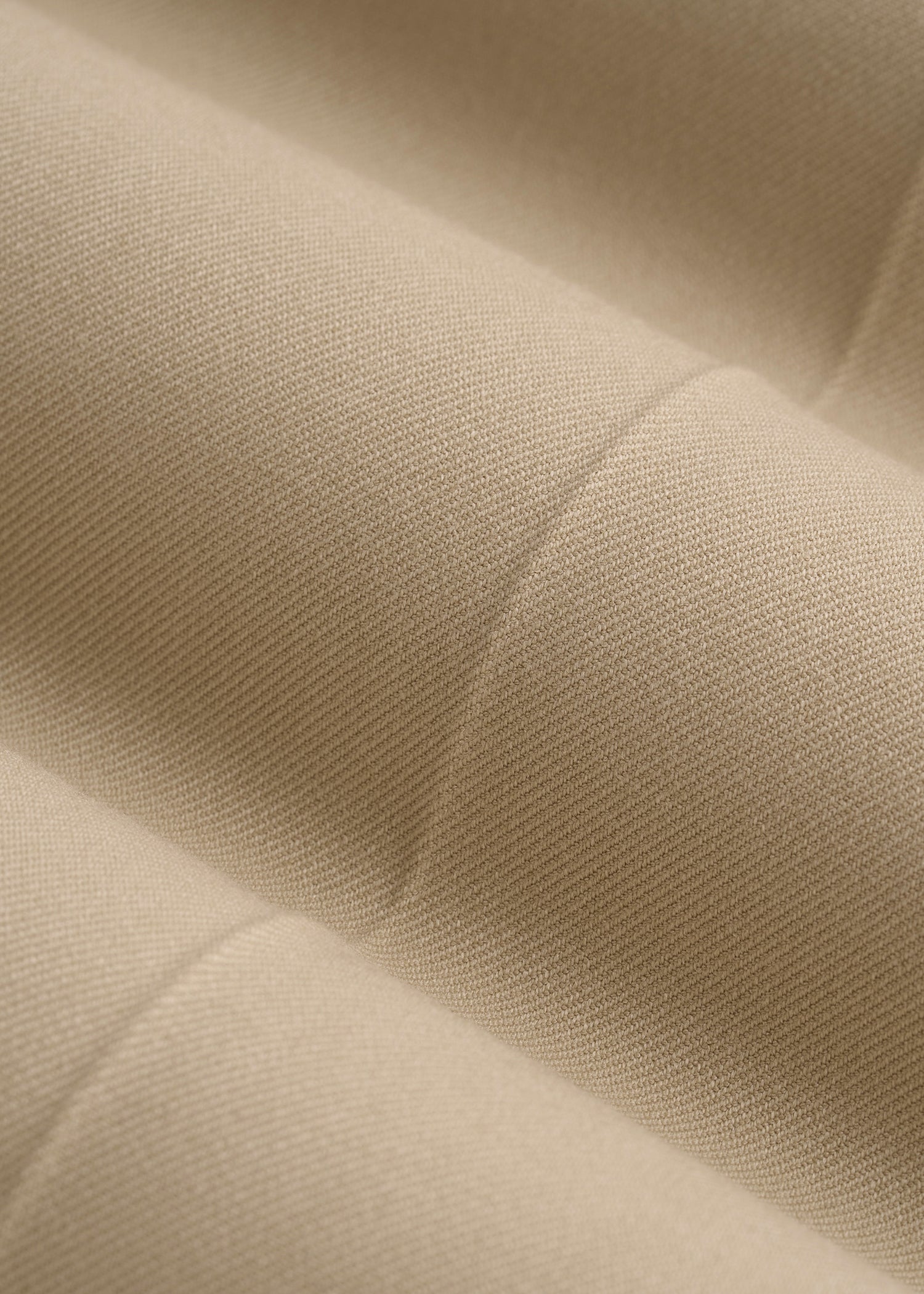 American Tall Men Relaxed Pleated Trousers for Tall Men in Light Khaki