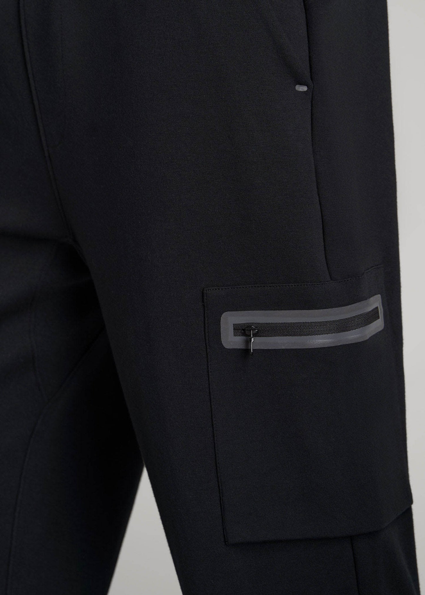 American Tall Men Tech Motion Fleece Cargo Joggers for Tall Men in Black
