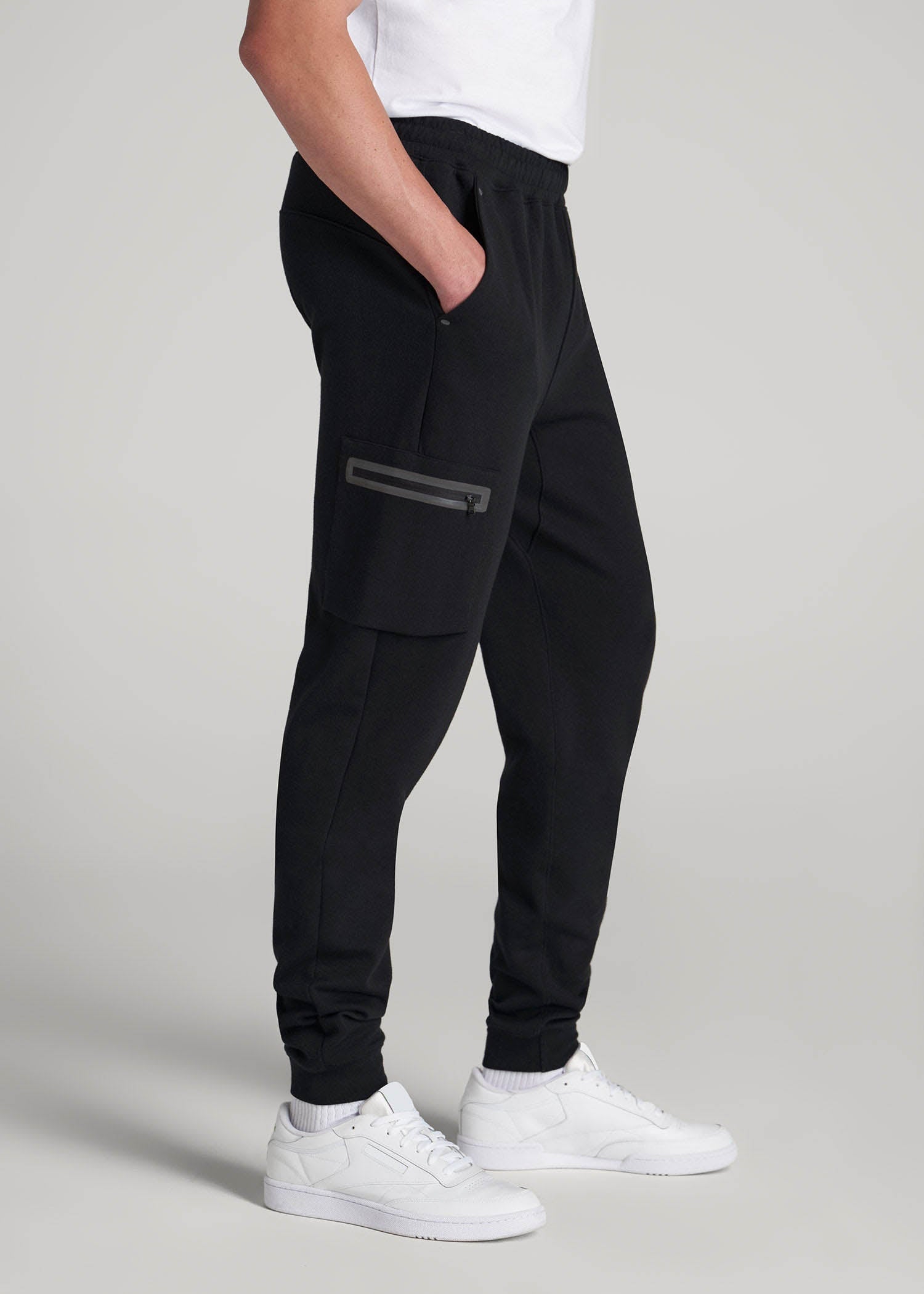 American Tall Men Tech Motion Fleece Cargo Joggers for Tall Men in Black