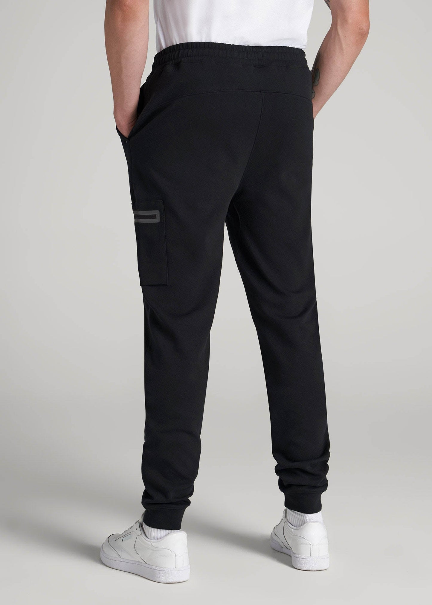 American Tall Men Tech Motion Fleece Cargo Joggers for Tall Men in Black
