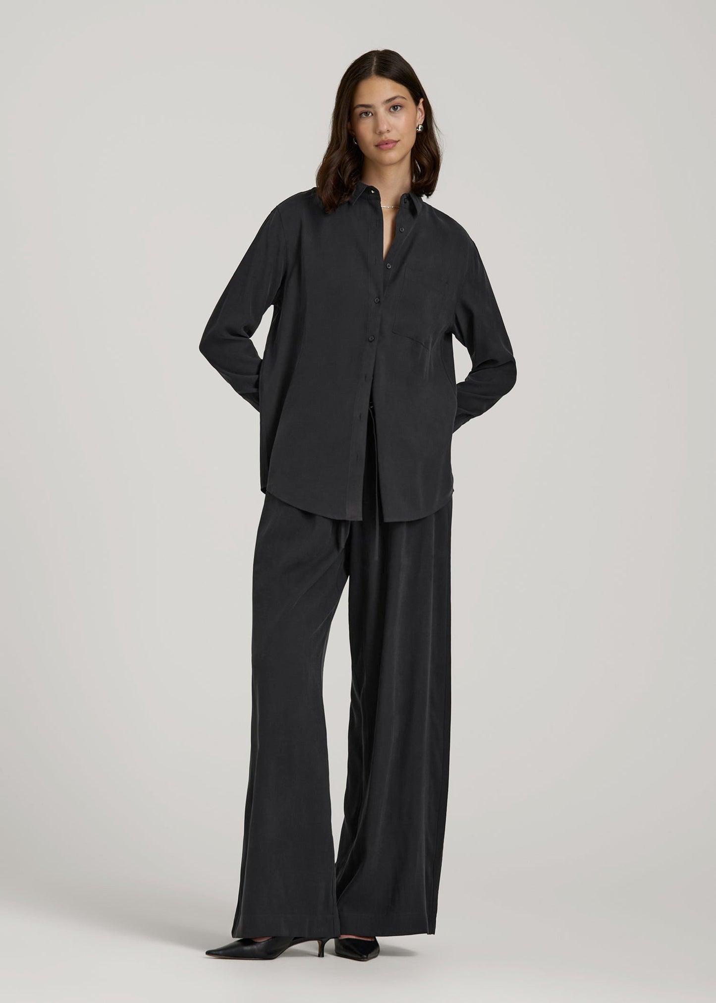 American Tall Women Relaxed Button-Up Single-Pocket Blouse for Tall Women in Vintage Black