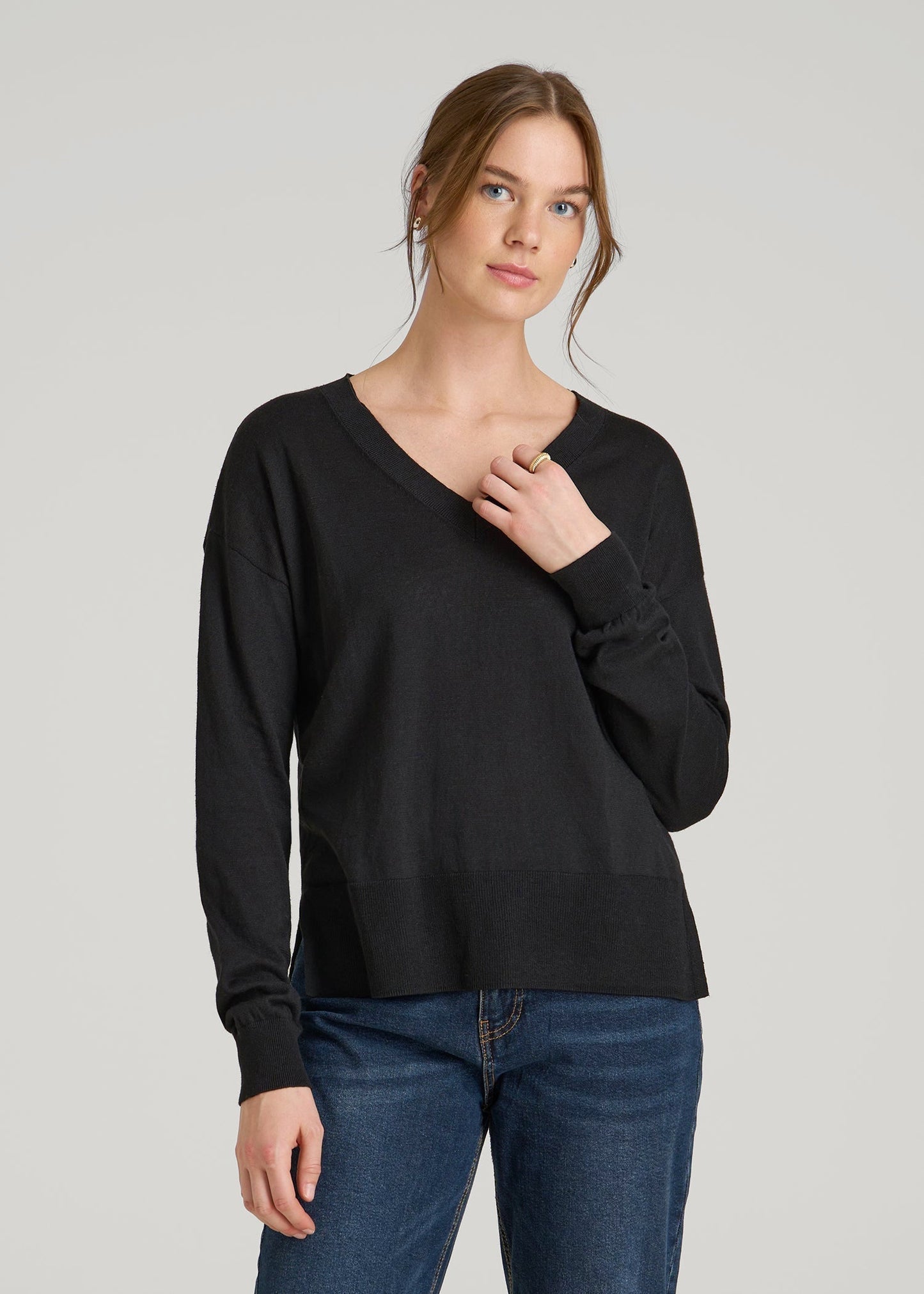 American Tall Women|Men Linen Blend Split Hem V-Neck Sweater for Tall Women in Black
