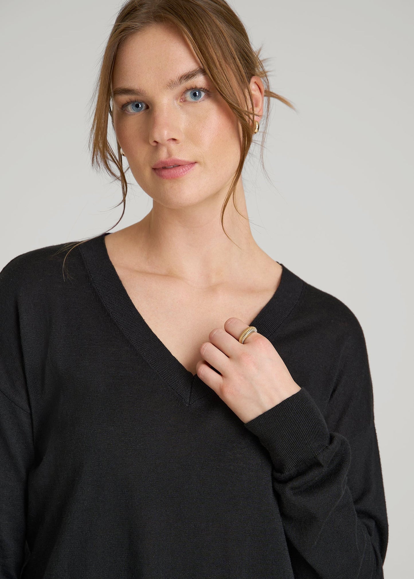 American Tall Women|Men Linen Blend Split Hem V-Neck Sweater for Tall Women in Black