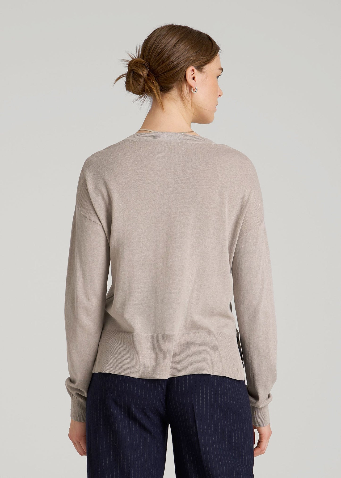 American Tall Women Linen Blend Split Hem V-Neck Sweater for Tall Women in Atmosphere