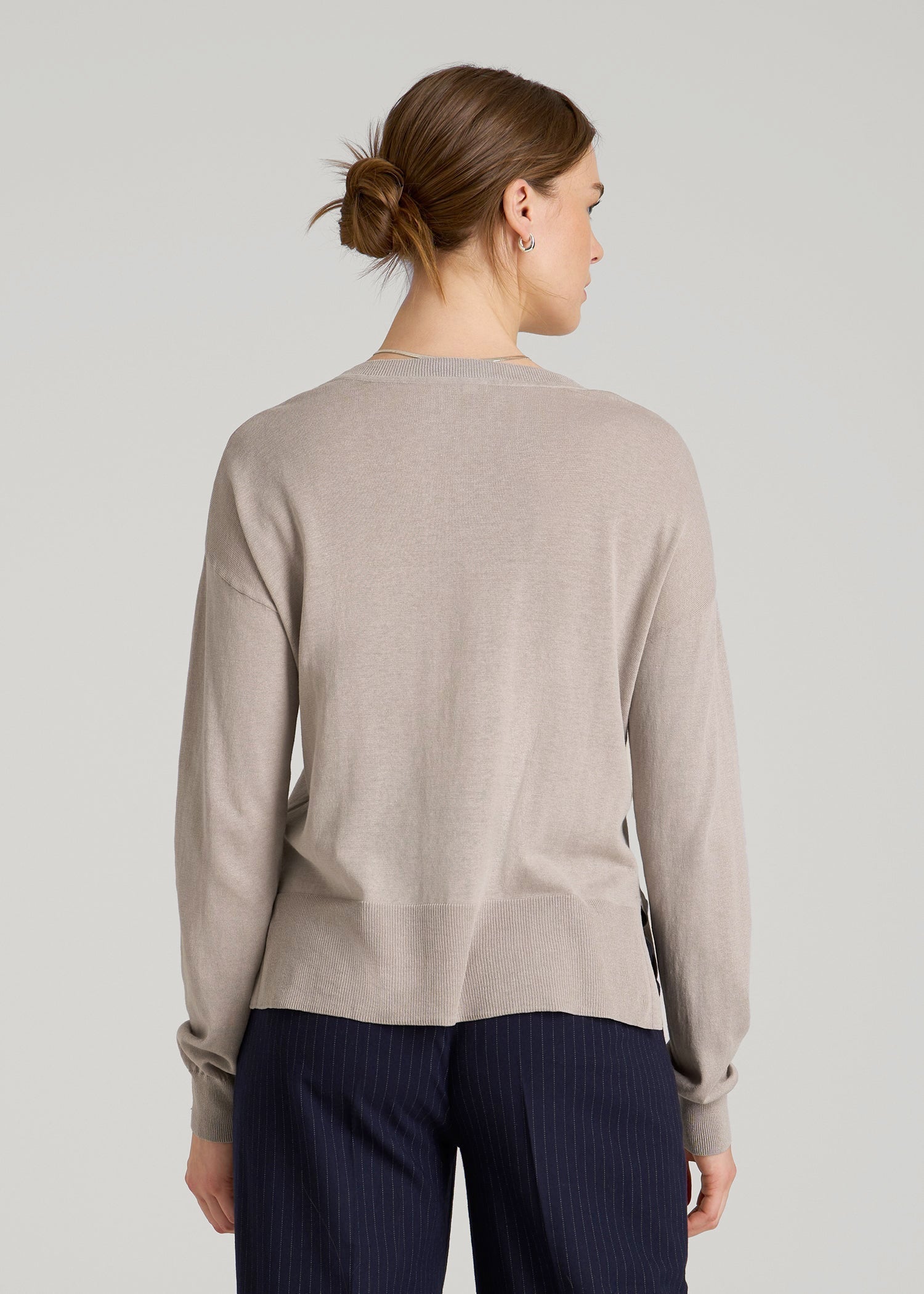 American Tall Women Linen Blend Split Hem V-Neck Sweater for Tall Women in Atmosphere