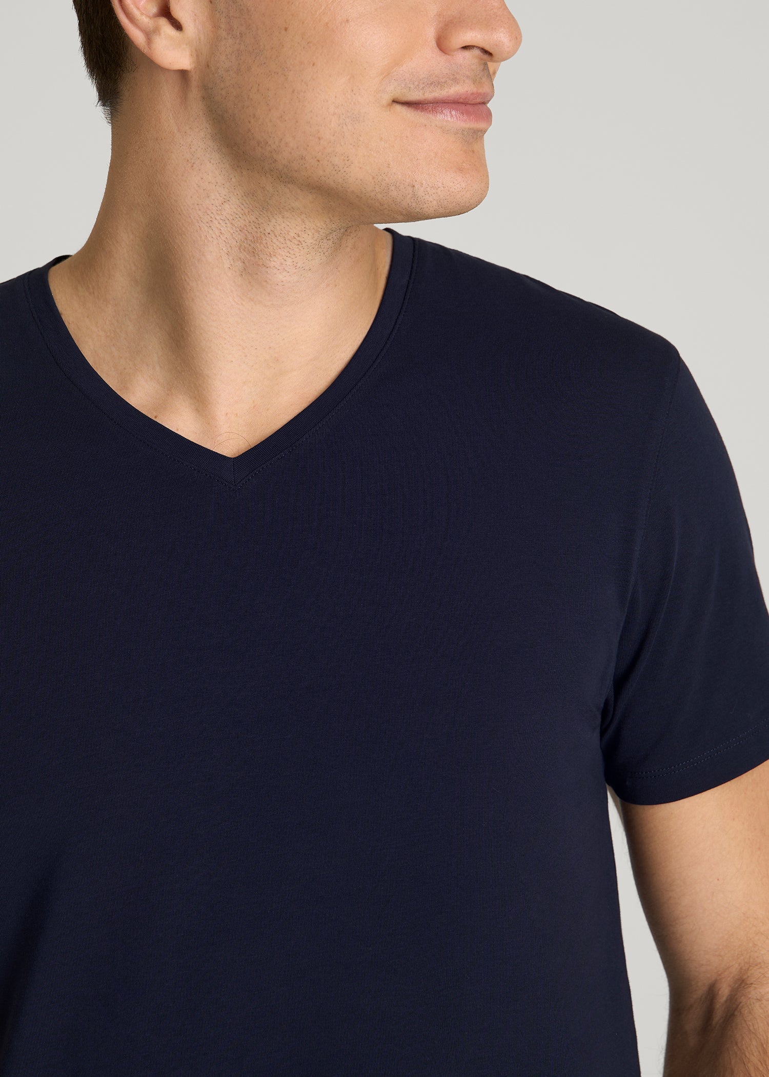 American Tall Men The Essential Modern Fit V-Neck Tee for Tall Men in Navy