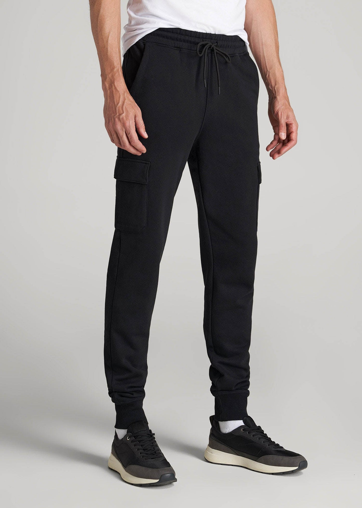 American Tall Men Wearever Fleece Cargo Jogger For Tall Men in Black