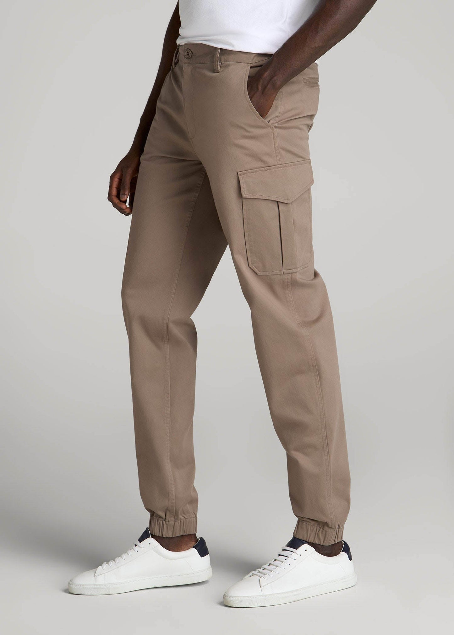 American Tall Men TAPERED-FIT Stretch Cotton Cargo Jogger Pants for Tall Men in Dark Sand